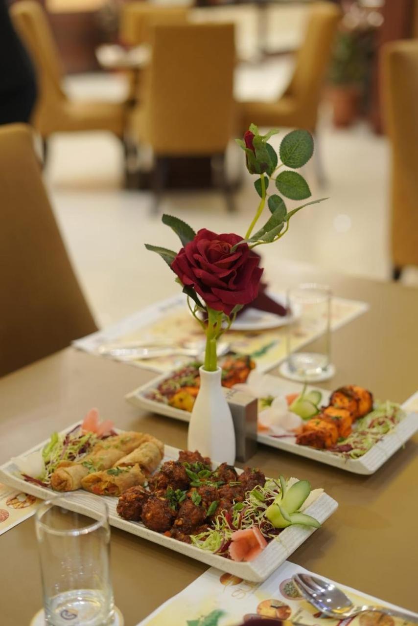 Click Hotel Kohinoor, Λουντιάνα Εξωτερικό φωτογραφία
