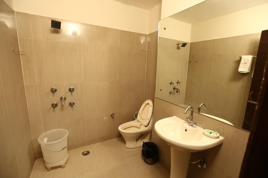 Click Hotel Kohinoor, Λουντιάνα Εξωτερικό φωτογραφία