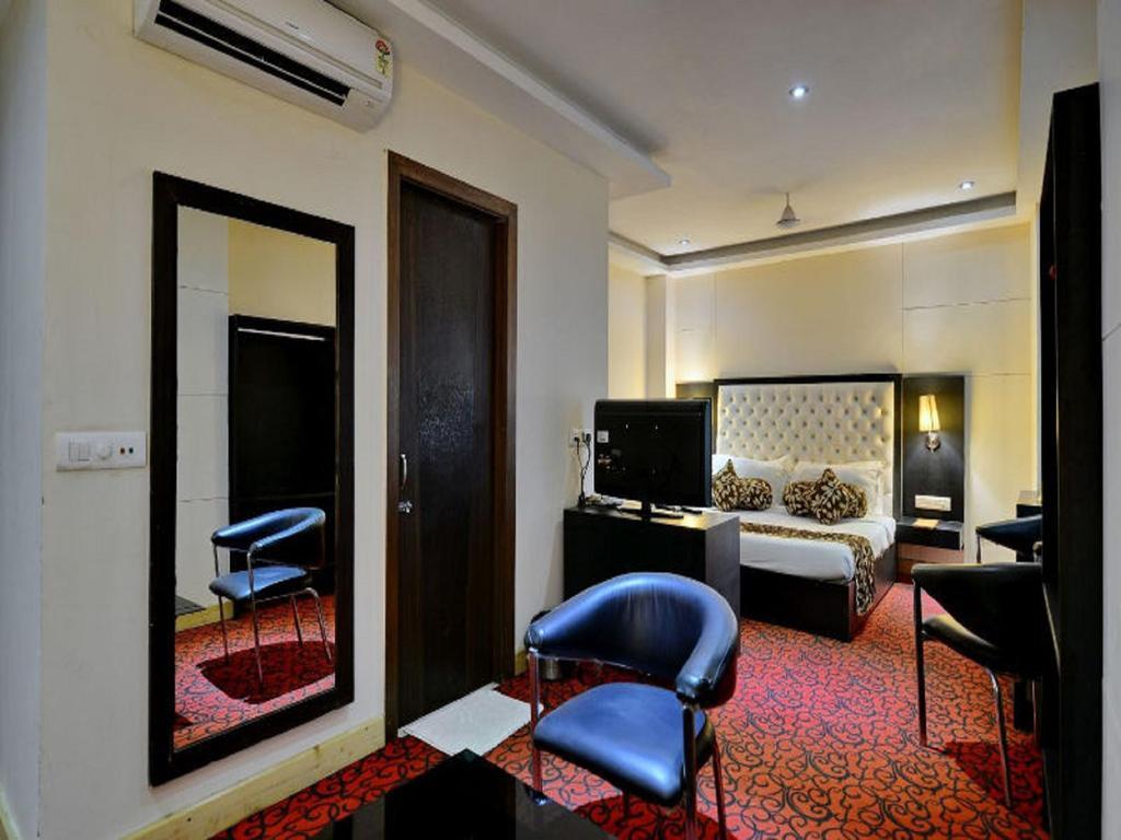 Click Hotel Kohinoor, Λουντιάνα Εξωτερικό φωτογραφία
