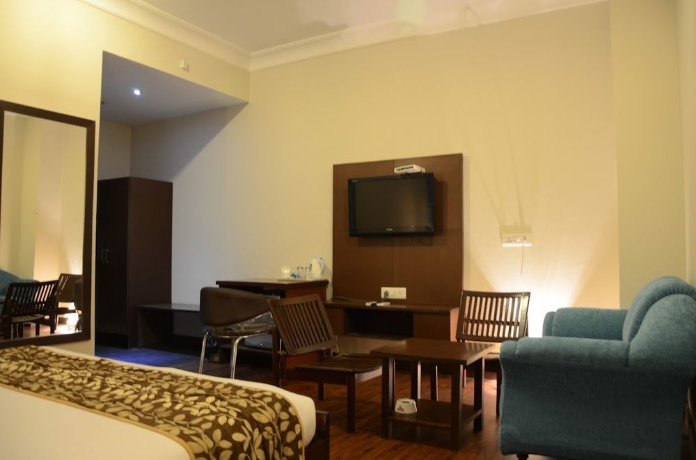 Click Hotel Kohinoor, Λουντιάνα Εξωτερικό φωτογραφία