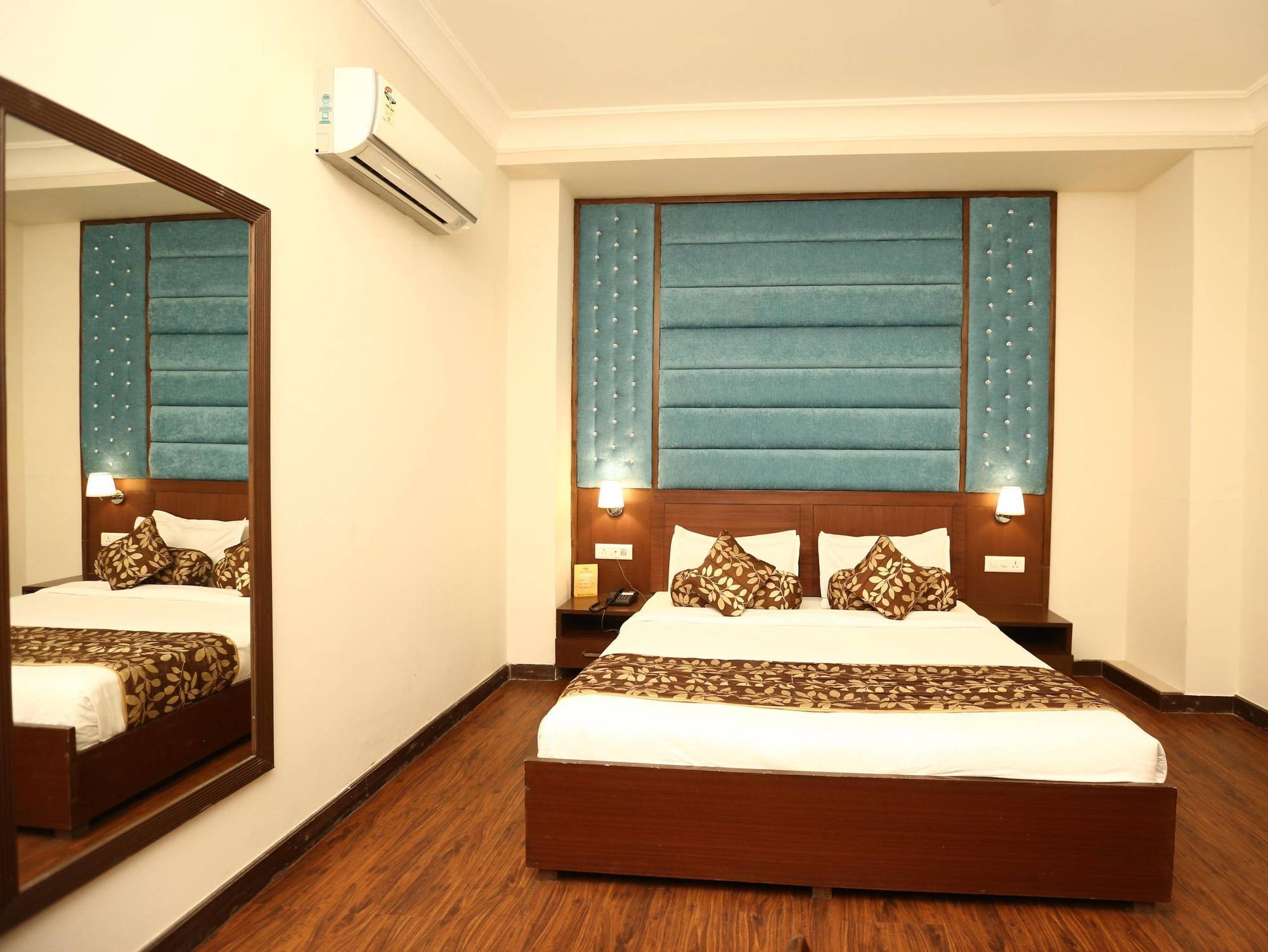 Click Hotel Kohinoor, Λουντιάνα Εξωτερικό φωτογραφία